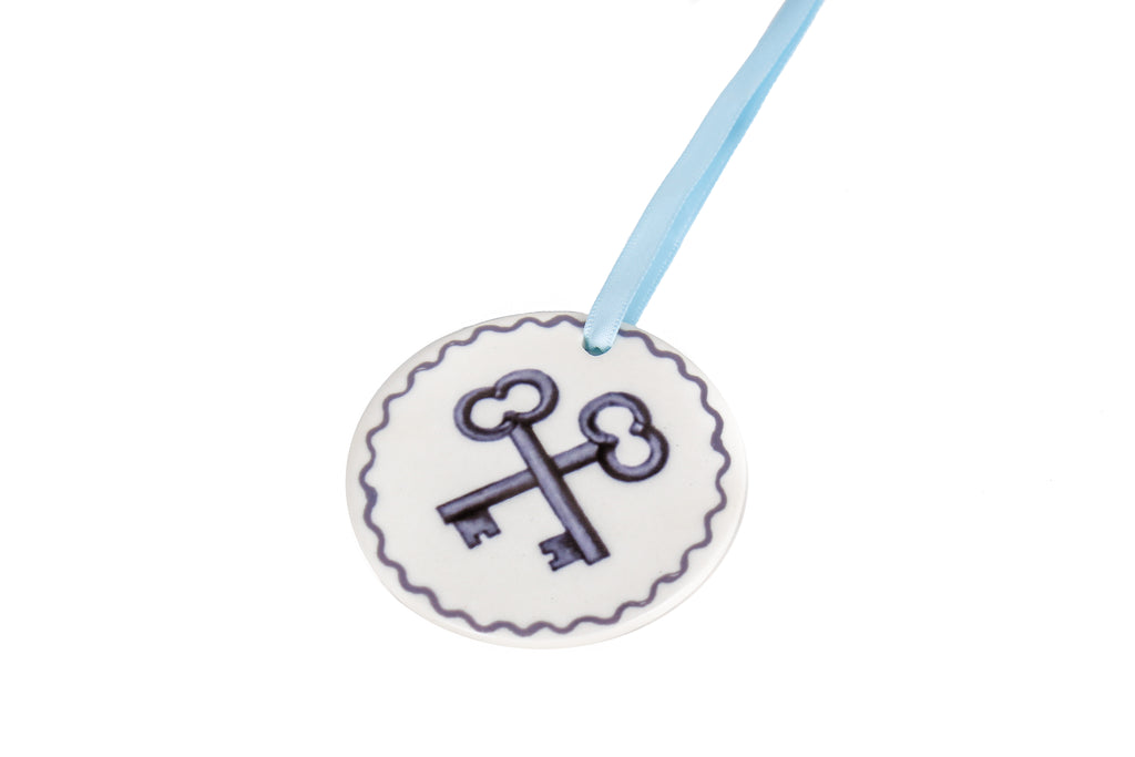 Agatha Crossed Keys Pendant
